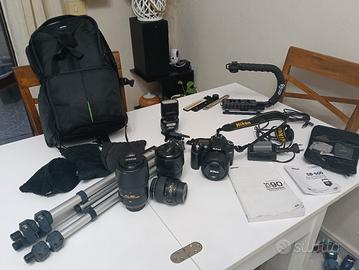 Nikon D90 con 4 obiettivi e accessori vari 