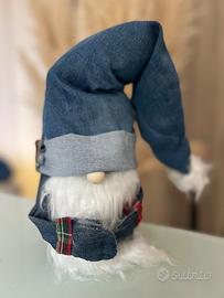 Gnomo natalizio con denim riciclato