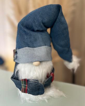 Gnomo natalizio con denim riciclato