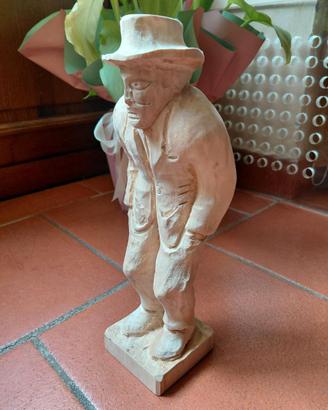 Gobbo portafortuna in legno intagliato