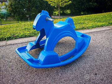 cavallo a dondolo