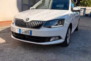 Skoda Fabia Autocarro