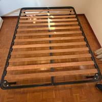 Rete matrimoniale con doghe + materasso