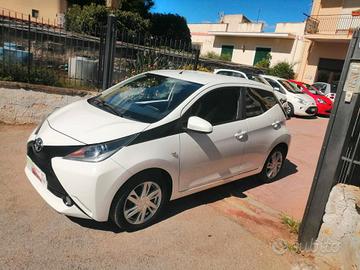 Toyota Aygo 1.0 69 CV NAVI 2017 Full