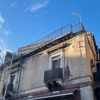 Indipendente su Palazzo Storico Zona via Garibaldi