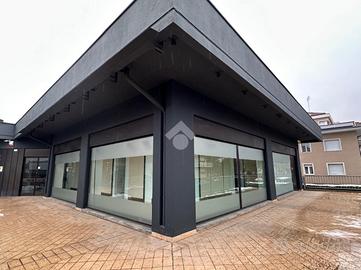 NEGOZIO A BORGO SAN DALMAZZO