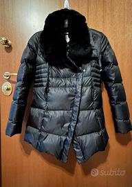 Piumino con pelliccia ecologica