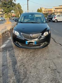 Lancia y