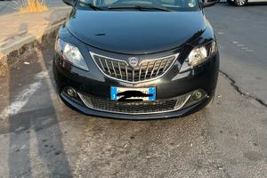 Lancia y