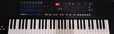 tastiera Roland E-15.