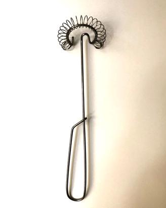 Frusta in acciaio inox. Lunghezza: 27 cm