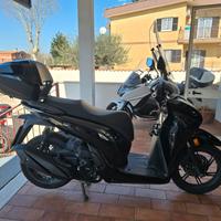 Honda SH 350 07.2024 IN PROMO 5.390 € !!!