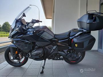 BMW R 1300 RT TRIPLE BLACK