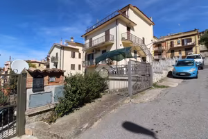 3 LOCALI A MONTORIO ROMANO