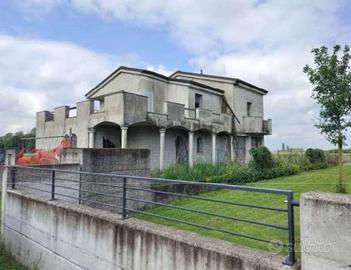 Villa a Giacciano con Baruchella(RO)