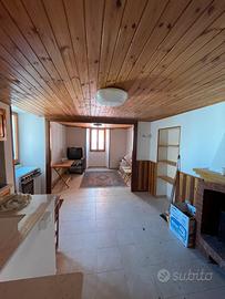 Casa quasi indipendente nel centro di Palena