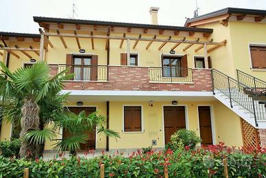 DUPLEX CON DOPPI SERVIZI ZONA P.ZZA AURORA 30.05-0