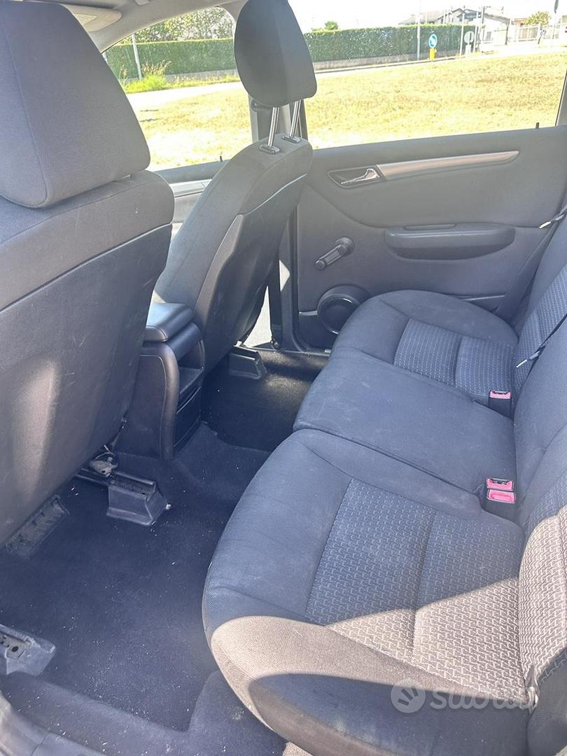 Mercedes-Benz B180 2011 photo 4