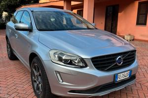 Volvo XC60 D4 190 cv