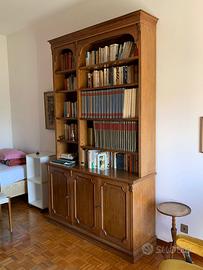 Libreria in legno stile classico