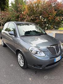Lancia ypsilon 1200 benzina neopatentati