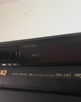 VIDEOREGISTRATORE LETTORE VHS PANASONIC WORLDWIDE