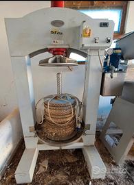 impianto oleario con pressa