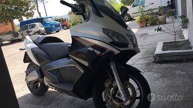 Aprilia srv 850 originale