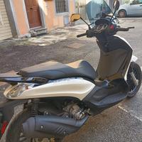 Piaggio Scooter 300