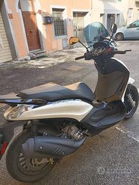 Piaggio Scooter 300