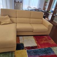 Divano quattro posti poltonesofá