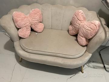 Divano 2 posti conchiglia in Velluto Tortora