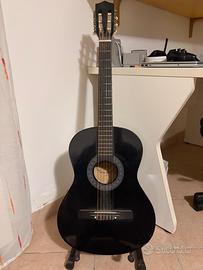 chitarra acustica nera
