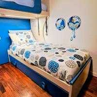Letto doppio con pezzi arredo cameretta
