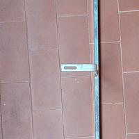 Supporto di sicurezza per vasi e fioriere