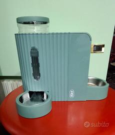 Distributore automatico acqua e cibo per animali