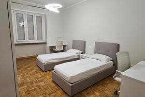 Camera doppia in appartamento Via Monti