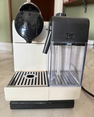 DeLonghi Nespresso lattissima