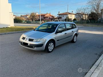Renault megane 1.4 16v 136.mila km