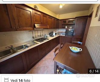 Cucina in noce legno massello