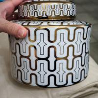 Vaso in ceramica bianco e oro
