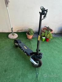 monopattino elettrico Jeep 