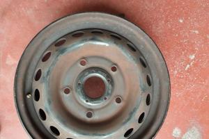 Un cerchio ruota da 16" per Transit