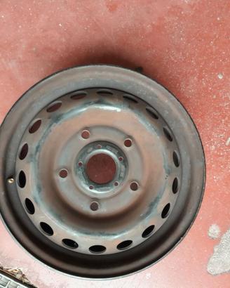 Un cerchio ruota da 16" per Transit
