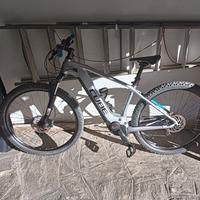 MTB  marca Cube elettrica anno 2022