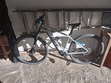 MTB  marca Cube elettrica anno 2022