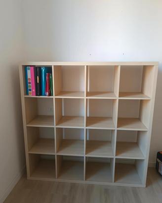 kallax Ikea 90 € + eventualmente 8 organizer  20 €