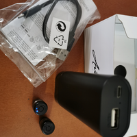 Auricolari bluetooth e Powerbank 2 in 1 nuovi