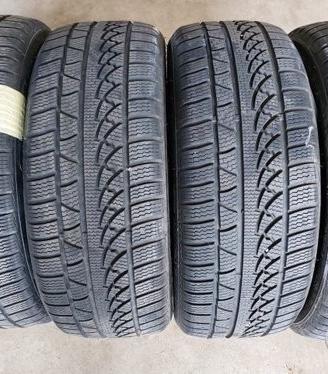 4 Gomme Invernali 235 50 19 Petlas