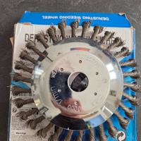 Spazzola rotante per erbacce